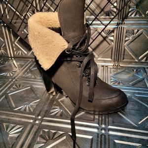 THE PERFECT BOOTIE FOR CHILLY DAYS